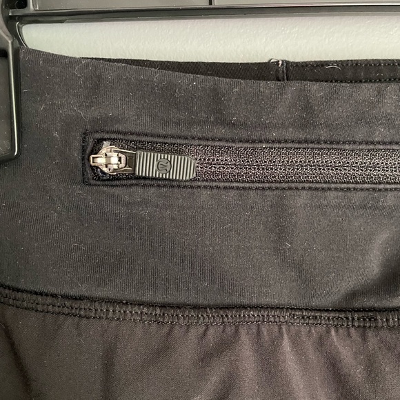 Lululemon Speed Up Low-Rise Lined Shorts Size 8 - Picture 5 of 6